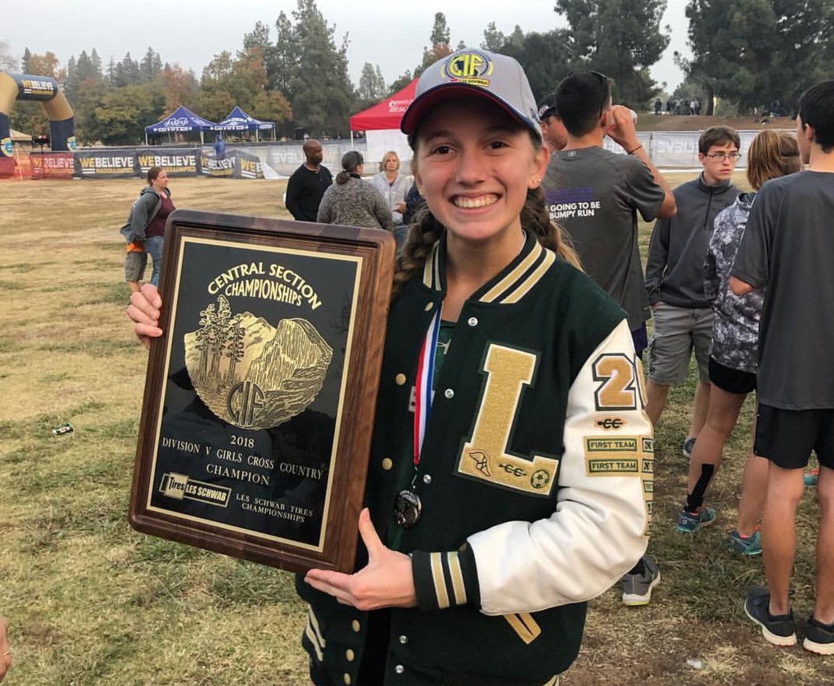 MrPrincipalRock's tweet photo. Congratulations to our Girls Cross Country team. DV Champs and they are moving on to state!  #golhshawks #gvusdshares https://t.co/6mfx5p6rGf