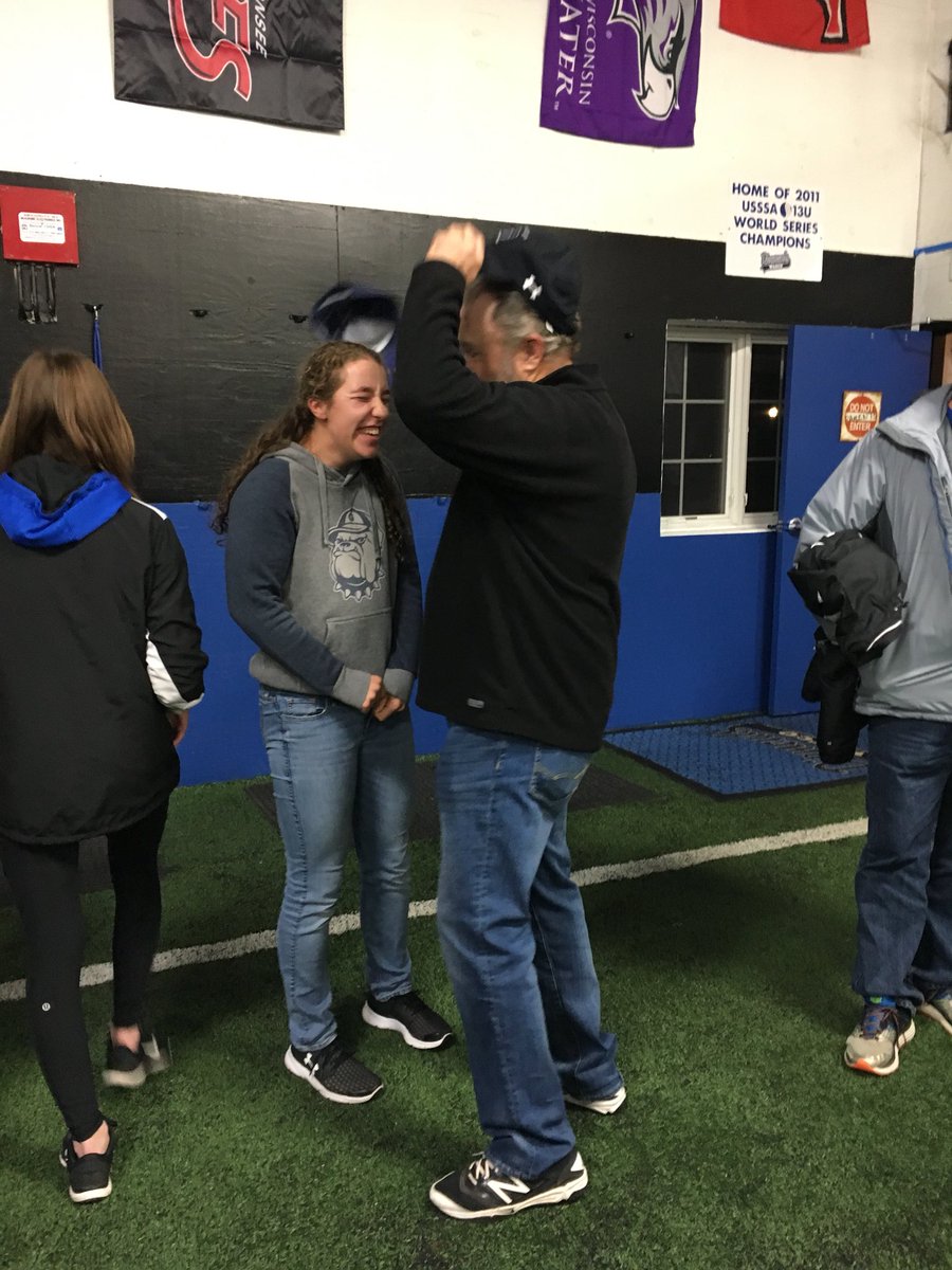 congdonautumn's tweet image. Today was nothing short of mystical. The verbal became written, and this dream took another step toward reality! Special thank you to my built-in support system (1), my stellar teammates (2-3), and my inspiring coaches (2,4) - not all pictured, of course. And the grind continues!