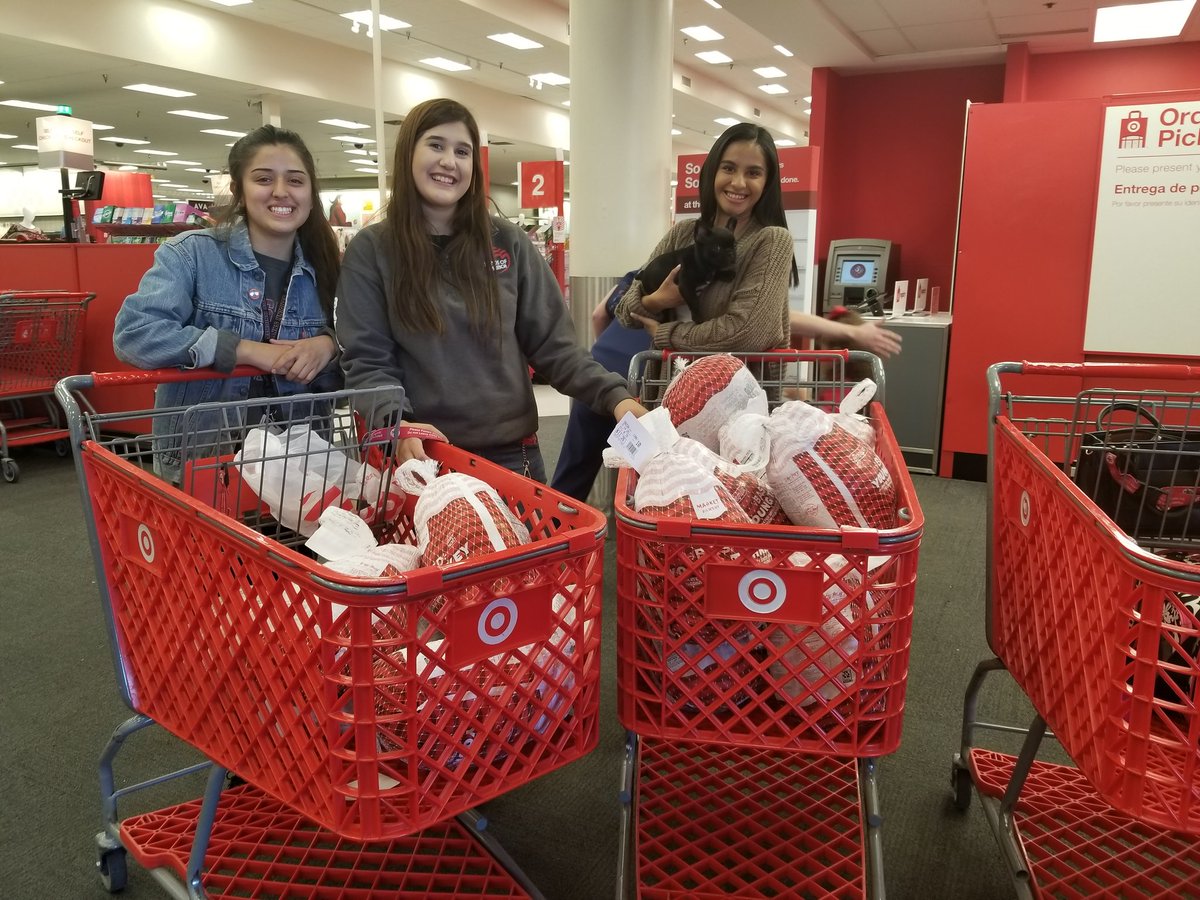 HanksInteract's tweet photo. Great day to be a Knight! What a day! #4 was a trip to target to meet a true knight supporter for 20 turkeys. Thank you Liza Montelongo &amp; #ABMcares #hanksinteract #hanksgiving #KingdomOf8 #hanksknights #thedistrict #yisdproud https://t.co/sFKjIGjKcG