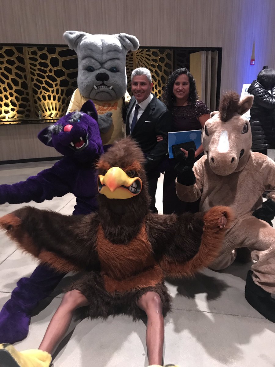 Chancellor_Juan's tweet image. A fun end to our fantastic #SevenStrong benefit with the @ChiCityColleges #mascots!