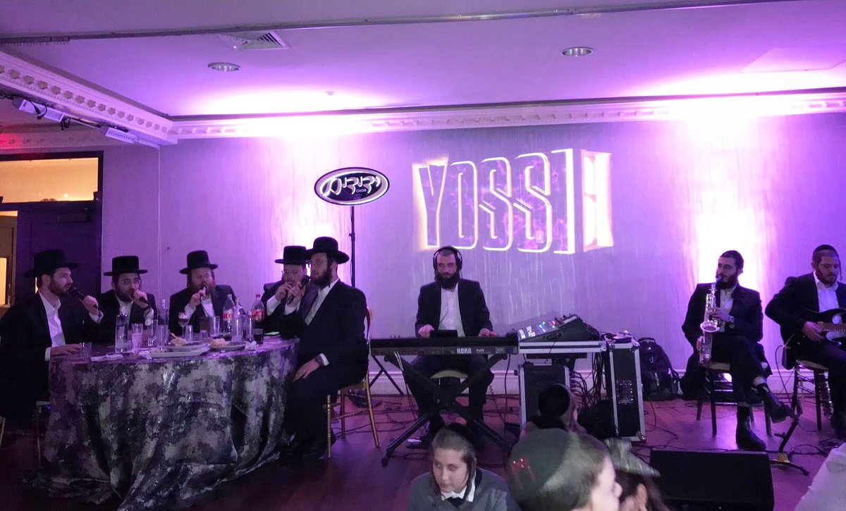 #barmitzvah in #BoroPark with <a href="/YoelFalkowitz/">YoelFalkowitz</a> #music by <a href="/ShmilySpira/">Shmily Spira</a> <a href="/yossi_zeiger/">Yossi Zeiger</a> #CDDeutsch  #awesomeperformance