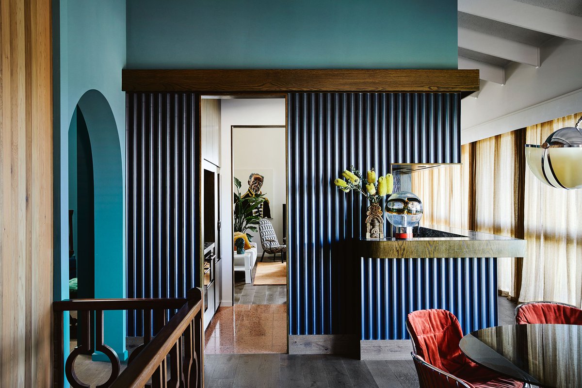 VogueLiving's tweet photo. Inside a #FlackStudio designed home that's an ode to 70s style. https://t.co/8hD6dbPvKC https://t.co/5NYhLTQwP2