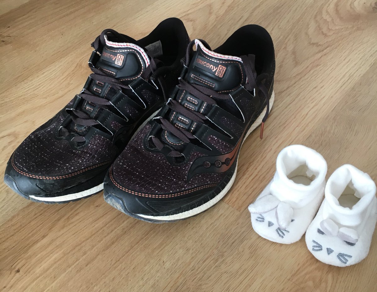 rotceh9's tweet photo. Un corredor debe correr con sueños en su corazón! 😍👶🏼

#RunYourWorld #WeWhoRun #LibertyISO #SauconySpain #patucosbebe #Martina #smileandrun #runningman #runningshoes #babyshoes https://t.co/Qdvsd7BzPV
