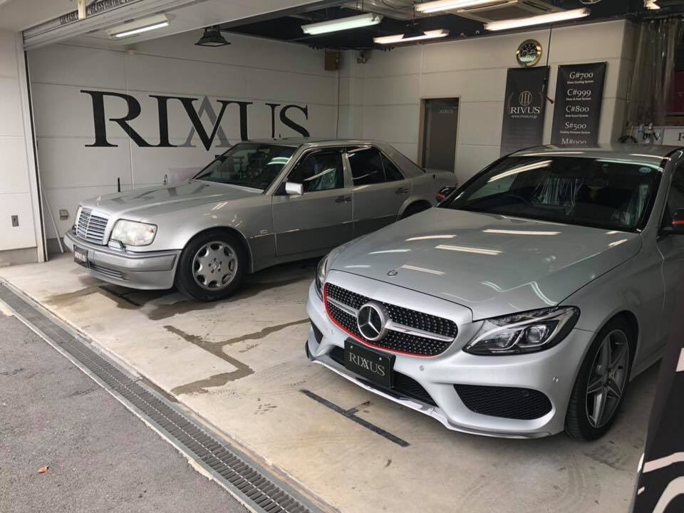 RIVAUS2013's tweet photo. https://t.co/WMOx1moksU

本日のRIVUS

ベンツCクラス→ガラスコーティング後のメンテナンスでお預かり

ベンツEクラス→お任せコーティングでお預かり

本日も宜しくお願い致します！ https://t.co/t0E2CDqURx