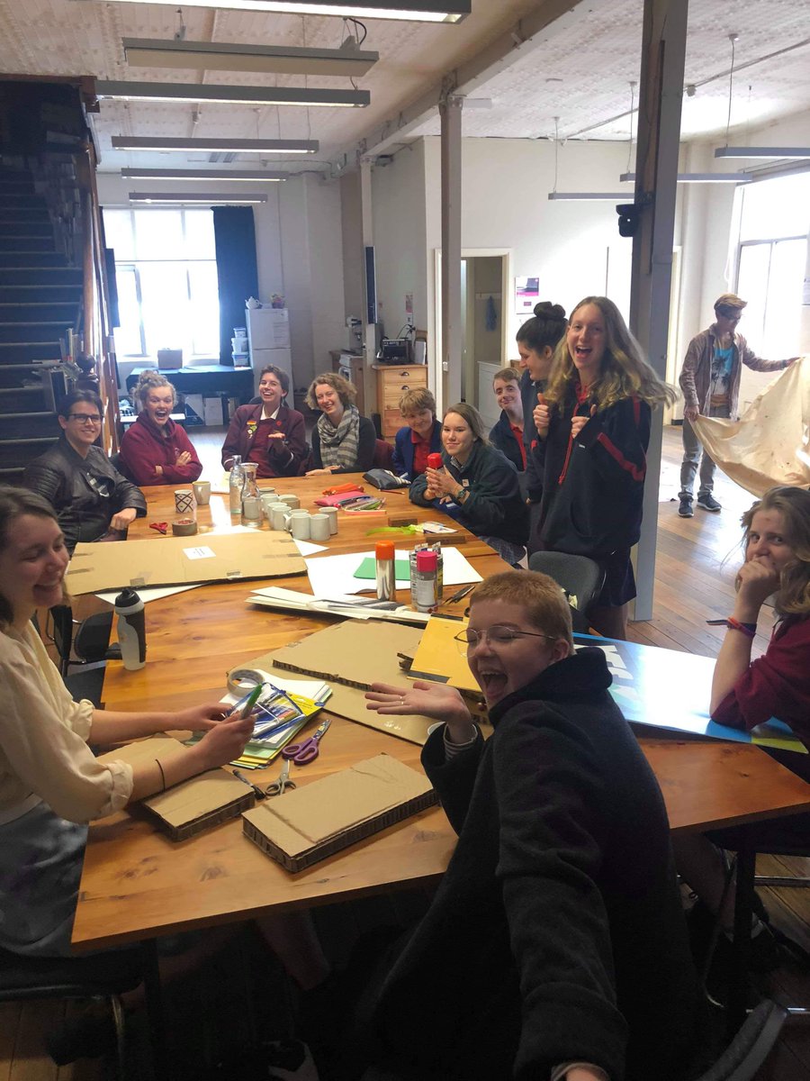 StrikeClimate's tweet image. School strike crafternoon getting creative in Hobart 🎨
