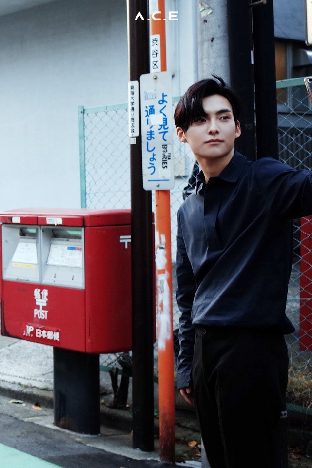 junejunhee06's tweet photo. [PIC] 181116 A.C.E Fancafe Update - Unofficial Photo 
A.C.E Japan Tour - To Be an Ace Behind part2

Model JUN &amp; Chan

Cr: https://t.co/bFdrM0YVDK
_
#TAKE_ME_HIGHER #ACE #JUN #DONGHUN #WOW #KIMBYEONGKWAN #CHAN #에이스 #준 #동훈 #와우 #김병관 #찬  #ADVENTURESinWonderland #TOBEANACE https://t.co/iqiJQG62Wf