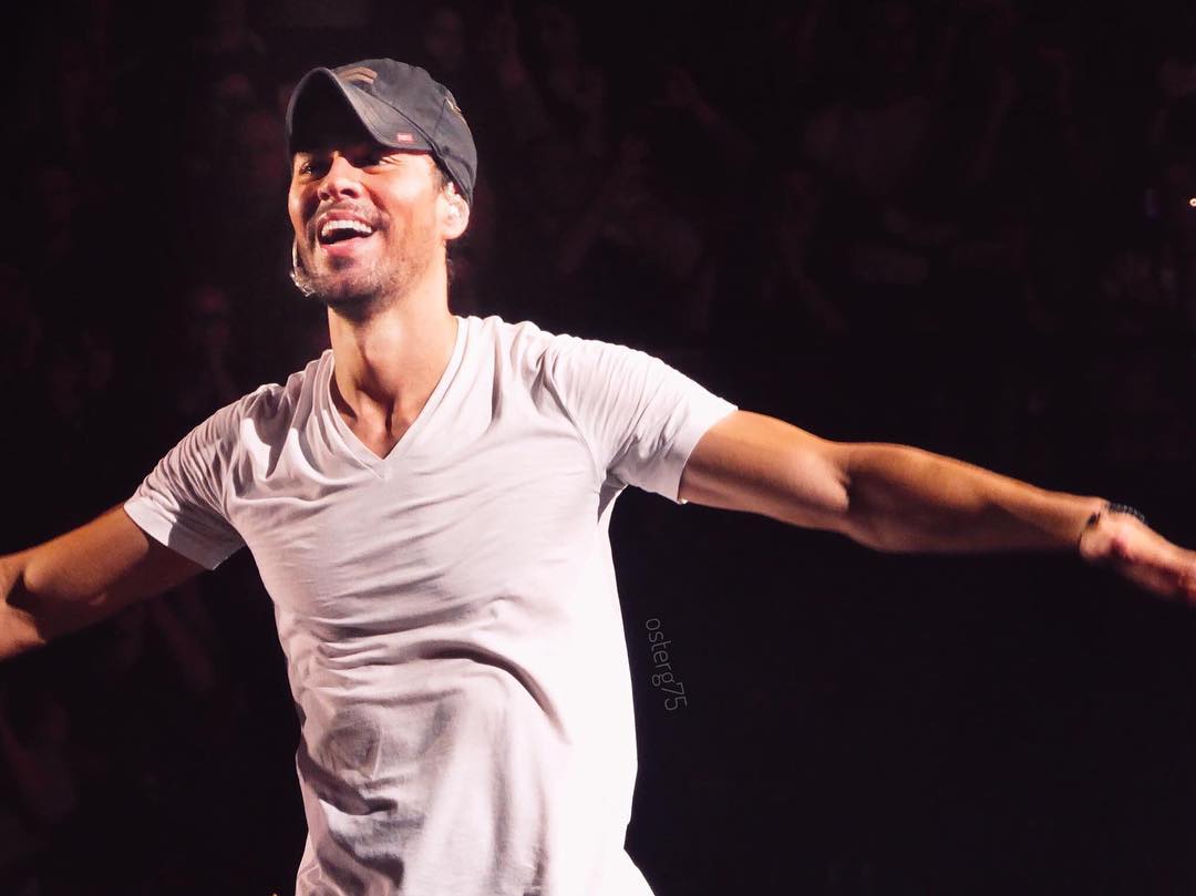 enriqueupdate's tweet photo. Hey! I'm sorry for being inactive since some weeks, this is my last high school years and grades are really important so I have to focus on my studies. Hope you understand ❤️✨ https://t.co/SKIfVBlBWn