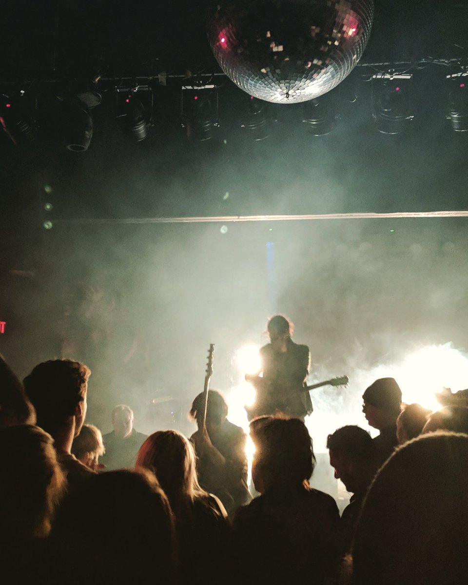 ContactRyanWall's tweet photo. Dang @reignwolf is good.
Great show at the Pyramid tonight. https://t.co/DZCakNgugv