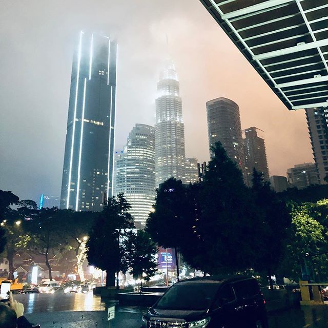 hassanmian's tweet photo. Foggy nights in Malaysia 🇲🇾 outside of the Swedish Residency. @businesssweden
#Developer #frontenddeveloper #webdeveloper #webdevelopment #codingisfun #worldcode #programmerrepublic #code #programming #website #frontend #codinglife #worldcode #educateyo… https://t.co/Tbv1Pi78Pc https://t.co/qOfOStAQ6N