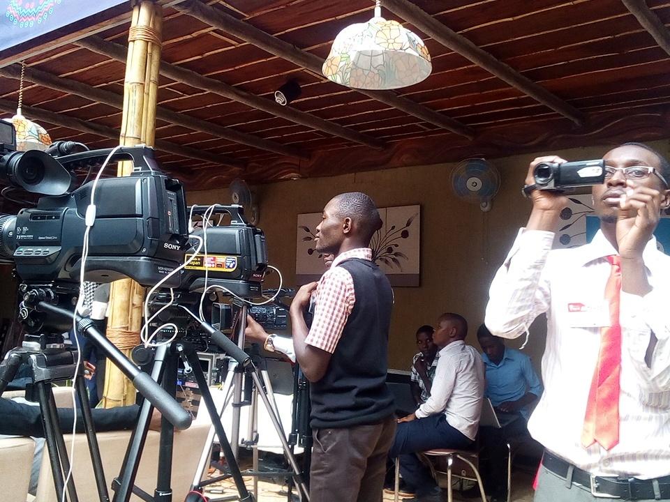 #MediaExpoUg
#ReframingRefugeeStories
#MCIMobileNewsroom
Just waiting for the first panelists of the media challenge expo to begin.
Fresh journalists <a href="/IUIUmasscomm/">IUIU Mass Comm</a> ready to cover the event.<a href="/IMChallengeug/">Media Challenge Initiative</a> <a href="/dw_akademie/">DW Akademie</a> @usmissionuganda <a href="/KasUganda/">KAS Uganda & S.Sudan</a> <a href="/shamirah_nagawa/">Nagawa Shamirah</a> <a href="/nbstv/">NBS Television</a> <a href="/iuiuac/">Islamic University In Uganda</a>