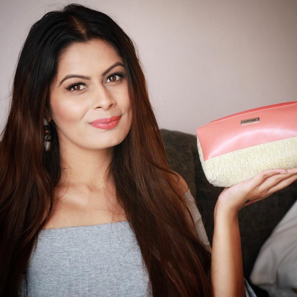 thefabbag's tweet photo. Gorgeous diva with the stunning #NovemberFabBag
@facetheglam loves the SUGAR Picks from this monthโs bag!
If you havenโt booked your #FabBag yet.
Book Now: https://t.co/bP3lX5L7dm
#BeautyBag #BeautySubscription #SubscriptionBag #MakeupLover #MakeupLove #BeautyAddict https://t.co/EN5MmzCVF7