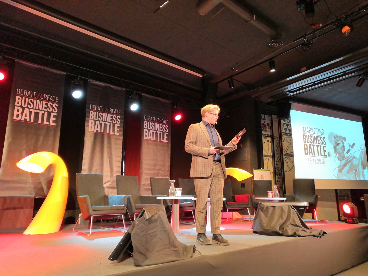 Markkinoinnin uusia tuulia luvassa perjantain iltapäivään ja iltaan. Nyt alkamassa siis #businessbattle <a href="/MikaelJungner/">Mikael Jungner</a> juontamana. 
Illan suussa lavalla myös #FilmTampere ja av-sisältömarkkinoinnin asiaa. 
#BusinessTampere #Tampere  #markkinointi