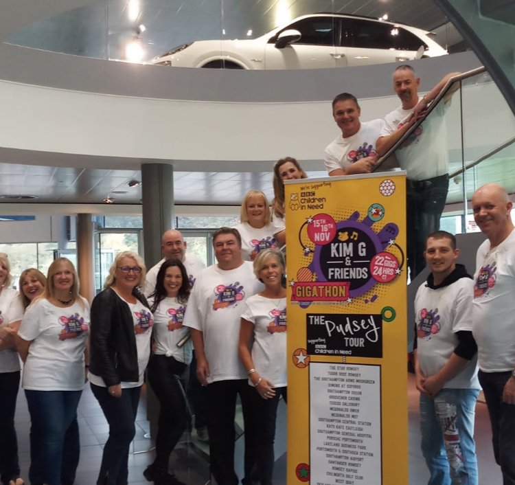 BBCRadioSolent's tweet photo. We went to see how @kimgmusic is getting on with her #Gigathon for #BBCchildreninneed

22 gigs in 24 hours! She’s currently singing her heart out at @PorscheGB in #Portsmouth

13th gig in and still going strong 💪🎤

#CiN https://t.co/IZIjfqgOEI