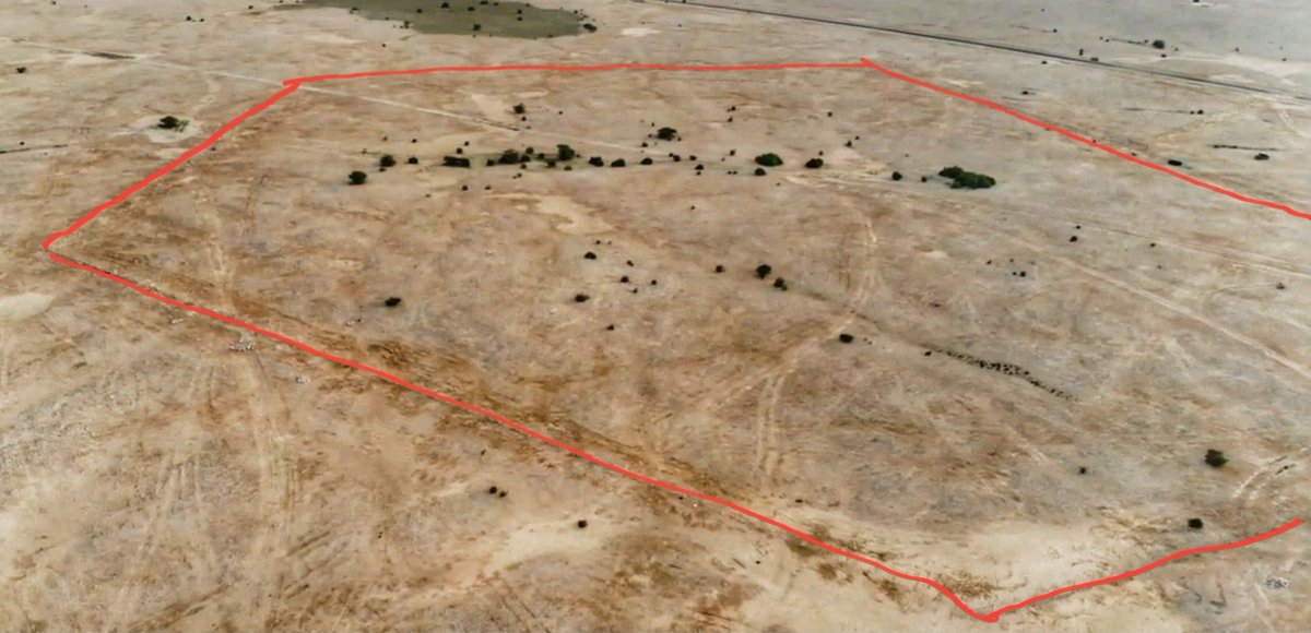 assasqtr's tweet image. شكر خاص لأدارة الحماية والحياة الفطرية .
على خطوة تسوير المنطقة  والحفاظ عليها خطوه اثلجت صدورنا  وهنا تصوير جوي يوضح المساحة التي تم تسويرها للحفاظ على المكان 
@albaladiya