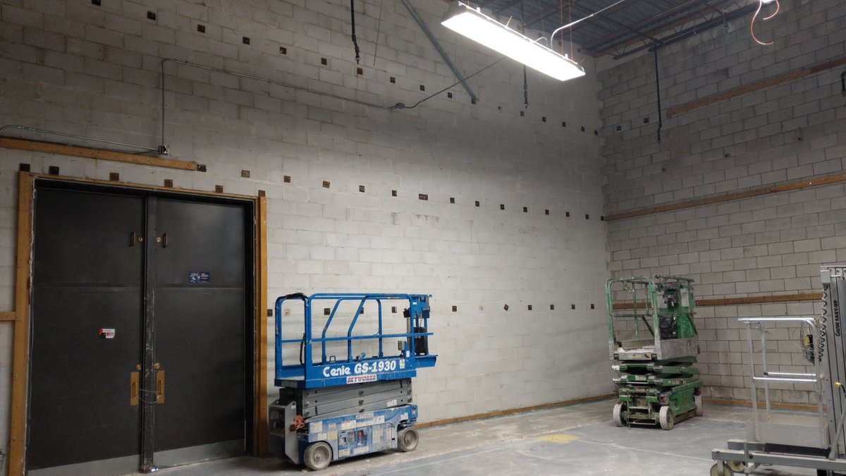 MasterTechTweet's tweet photo. Construction Update: Drywall and the ceiling tiles are gone!
#MFS #MFSMachiningCenter https://t.co/1Gu5ZzXN0p
