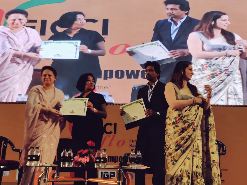 flofilmforum's tweet photo. Facilitation ceremony with @Nikhil_Dwivedi and #RatnaSinha
#fff18 #flofilmforum18 #ficci #flolucknowkanpur #trending #lucknow #event #changethestory #filmscreenings #workshop #masterclass #conversations 
@timesofindia @ndtv @MumbaiMirror @Midday180 @Hungama_com @ficci_india https://t.co/f2lutkVSOr