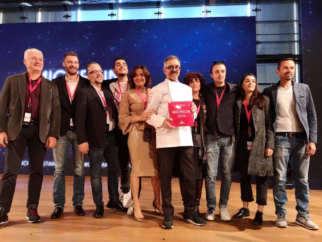 Complimenti a <a href="/maurouliassi/">maurouliassi</a> ed ecco tutte le novità della #GuidaMichelinItalia2019 > bit.ly/SWSFGuidaMiche… 
#MichelinStar19