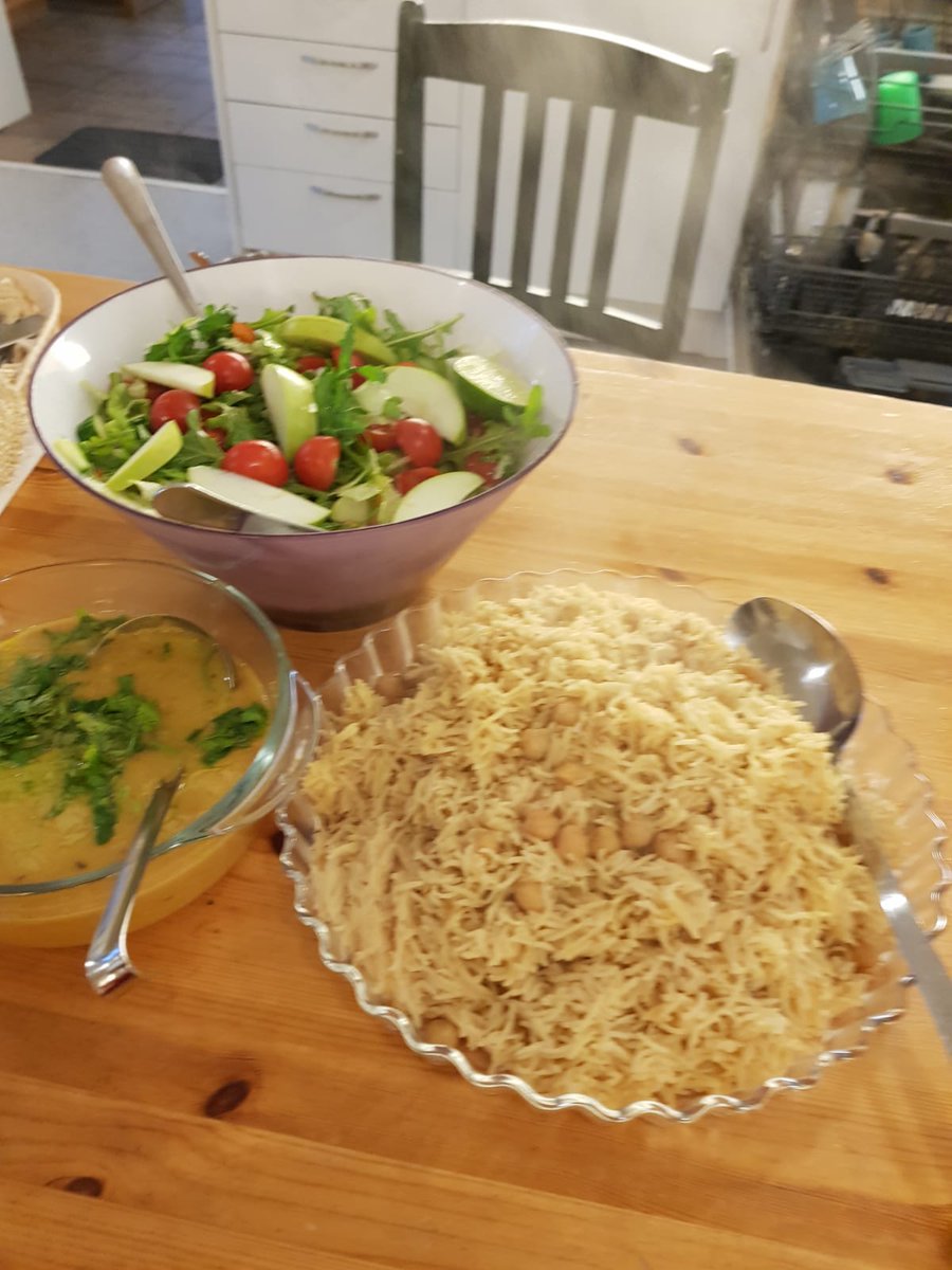 gull_raana's tweet photo. BROA AKTIVITETHUS:
To lajna fra majlis Nordstrand lærte kvinner å lage vårruller i 01.11.18.
Etter 2 uke 15.11.18 lærte pakistansk ris og linser ved Broa aktivitetssenter. https://t.co/MT624iVpCt