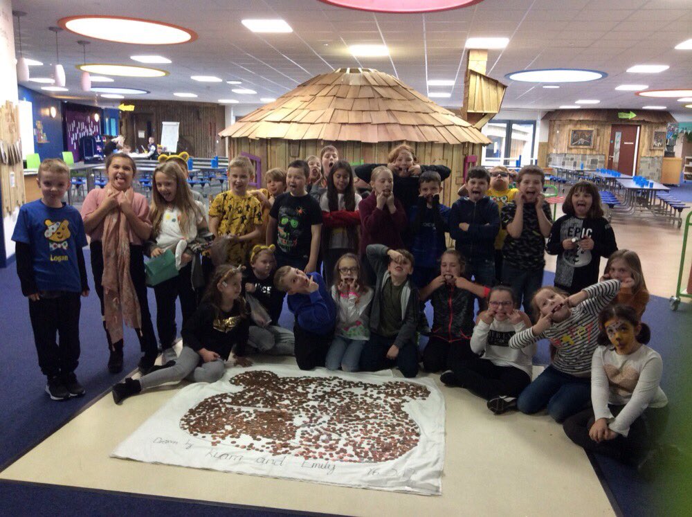 Harts_4J's tweet photo. @Harts_4J went to give all their spare to change to @BBCCiN. Celebrating with a silly faces picture.
@hartsholmeacad https://t.co/nZEJM1OLtI