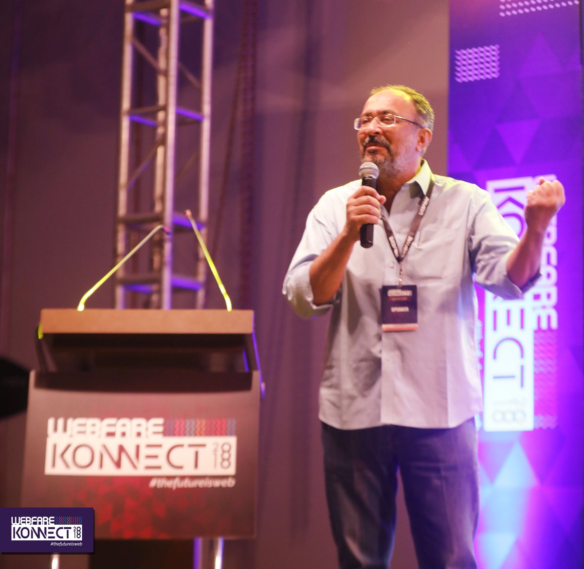 WebFareLive's tweet photo. Honorable Mr.Anjum Rajabali, Executive Member Screen Writers Association who has written films like Drohkaal Ghulam The Legend of Bhagat Singh &amp; Raajneeti took a masterclass on the Theory of Film Making focused on Digital Content Space at #Webfare #Konnect2018 #WebfareKonnect2018 https://t.co/WKDJzty51A