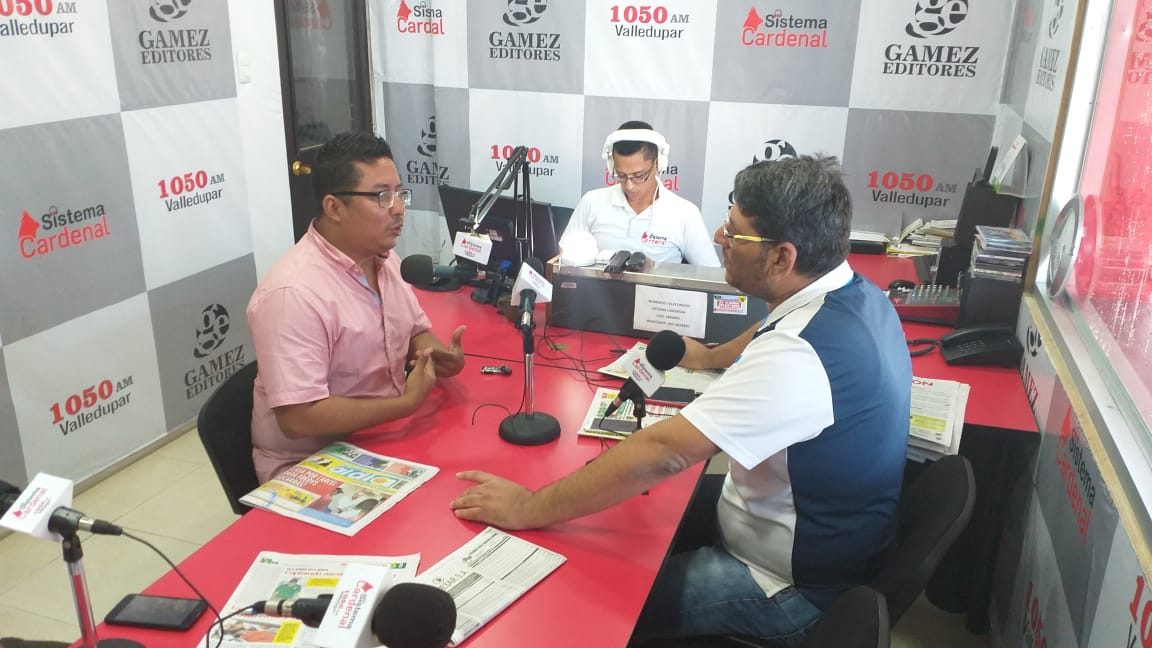 Pro_valledupar's tweet photo. A esta hora, el líder de la Estrategia de Desarrollo Económico del Municipio de Valledupar realiza un recorrido de medios para hablar de lo que sucedido y lo que sucederá en los dias restantes de las #FiestasDelRio2018 https://t.co/KTurLGtR9W