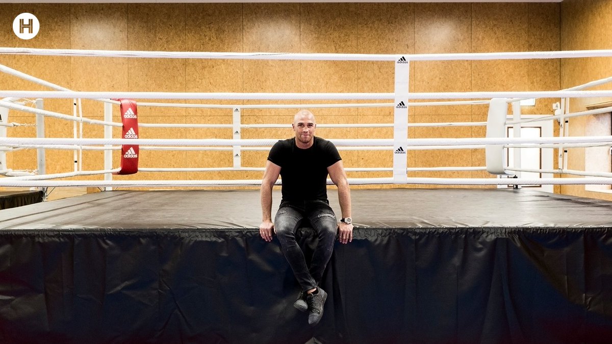 HeldenMedia's tweet image. The Machine of Superpapa? Ondanks alle (privé) tegenslagen die bokser @pmullenberg de afgelopen tijd heeft gehad, is de keuze voor hem simpel. Lees hier zijn heftige verhaal... 😥

🔗 helden.media/verhalen/papen…

📷 Neeltje Kleijn