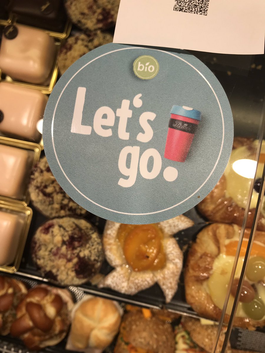 glyphe's tweet photo. Oh nooooo, @teamstroeck, I love your coffee but this upside down apostrophe won’t let me go #ströck #typographyFail https://t.co/YSTEQYWwCB