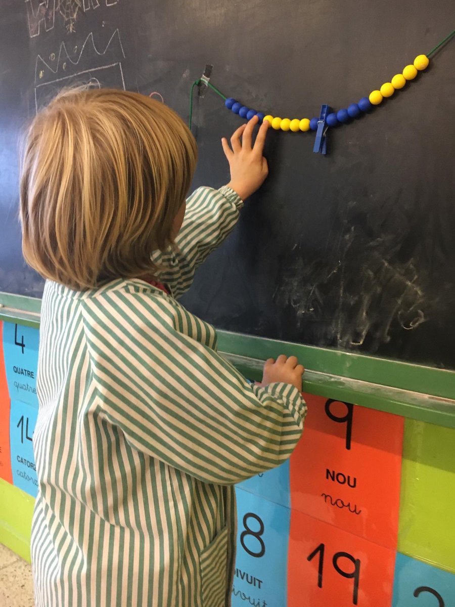 escolasantjoan's tweet photo. Collarets de 20 #mates #joc #descomposició #calculem #comptem #descobrim #compartim #aprenem #1r #cicleinicial https://t.co/rutBloFI30