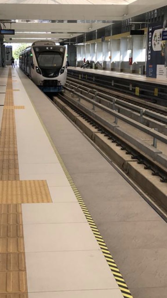 ekohernadi's tweet photo. Nyobain #LRT_Palembang 
Bagus untuk alternatif pergi-pergi... 
(Walau didalamnya masih ada yg nyanyi “naik kereta api tut tut tut...”) 😂 https://t.co/S0PoCdwUVz