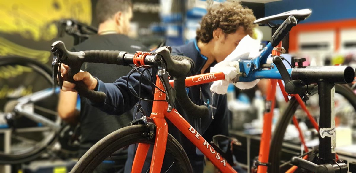 Una joya de acero para toda la vida.....
DE ROSA Corum
@Vicreboll 👌
<a href="/antoalix/">Antonio Alix</a>
#masdeporteslanzarote #shimanoservicecenter #shimano #duraace #r9100 #derosa #corum