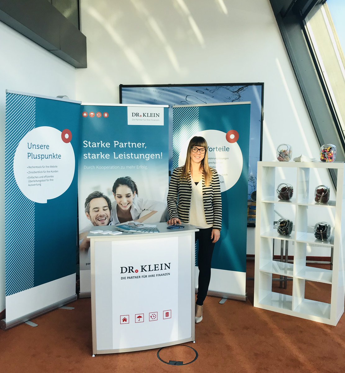 Wir von @dr_klein_de sind soweit. Ab jetzt kann geklönt werden über #Kooperationsmoeglichkeiten mit tollen Spezialisten für Baufinanzierung in allen #Regionen Deutschlands. Besucht uns in der #domlounge im #Radisson_Blu #Berlin. Bis gleich 😃