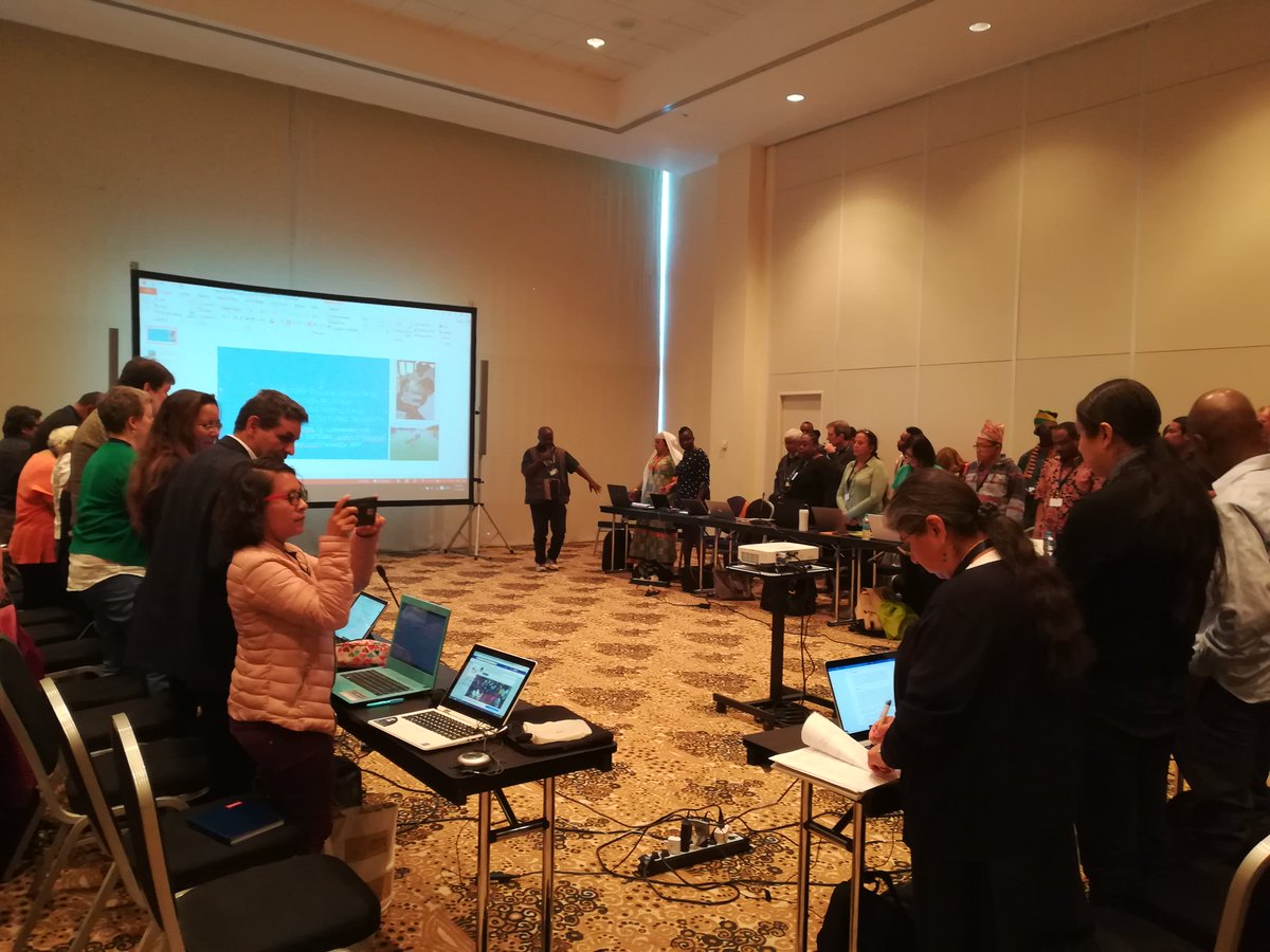 Con una ceremonia indígena comienza el segundo día de reuniones preparatorias del #FIIB Foro Internacional Indígena sobre Biodiversidad en la #COP14 #RIMB #MujeresIndígenasYBiodiversidad #MujeresIndígenas #Egipto