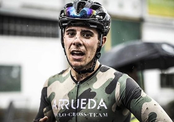 Arruedacycling's tweet photo. ARRUEDA
La temporada de ciclo cross está lanzada. Sigue a @arruedacxteam para disfrutar de las aventuras que quedan por venir durante todo el invierno
Nos encanta el barro!
https://t.co/XAk6bHIsR4
https://t.co/cc9WLWvv0Q
📷: @javilinares1
📷: @daniapphoto
#arrueda #arruedacxteam https://t.co/YMoFjcuIV1