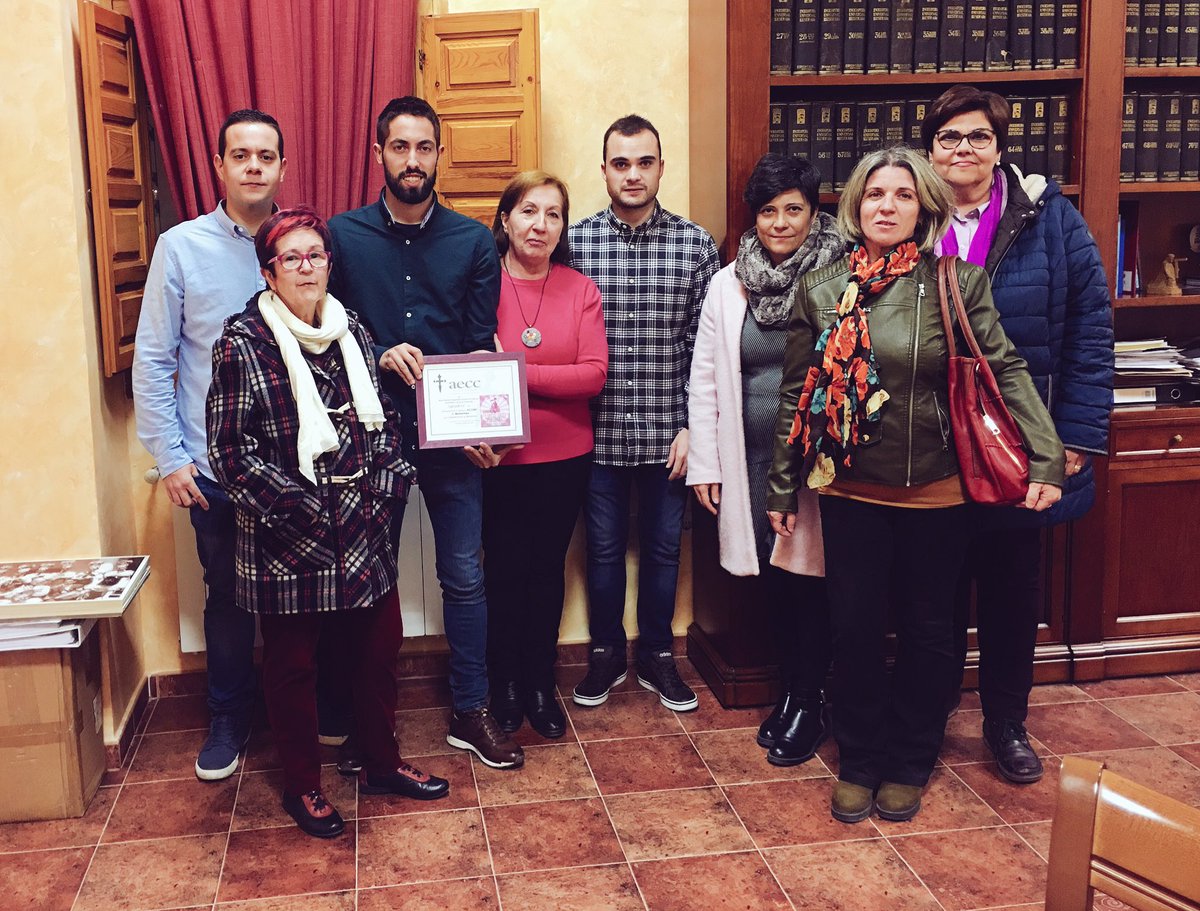 AcubeBelinchon's tweet photo. Buenos días, ayer recibimos un reconocimiento por parte de la @aecc_es (asamblea local de Tarancón), agradeciéndonos la organización de la marcha solidaria y la donación total de 6330€ a la lucha contra el cáncer de mama. Gracias a los que colaborasteis en este gran proyecto. https://t.co/ZLZqxYX7WU