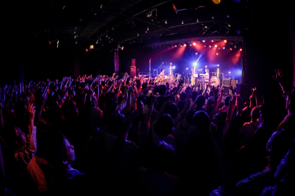 MLG_band's tweet photo. 【最新ライブ映像公開しました！】

ツアーも佳境！日々熱を帯びゆく"今"をどうぞお見逃しなく！

11/17黒崎 11/18高松 11/23鹿児島 11/25熊本 12/1京都 12/2金沢 12/8高崎

モーモールルギャバンLIVE
「僕は暗闇で迸る命、若さを叫ぶ」
2018.10.12恵比寿LIQUIDROOM

https://t.co/idnXGzasxV https://t.co/inEZ4bTr4g