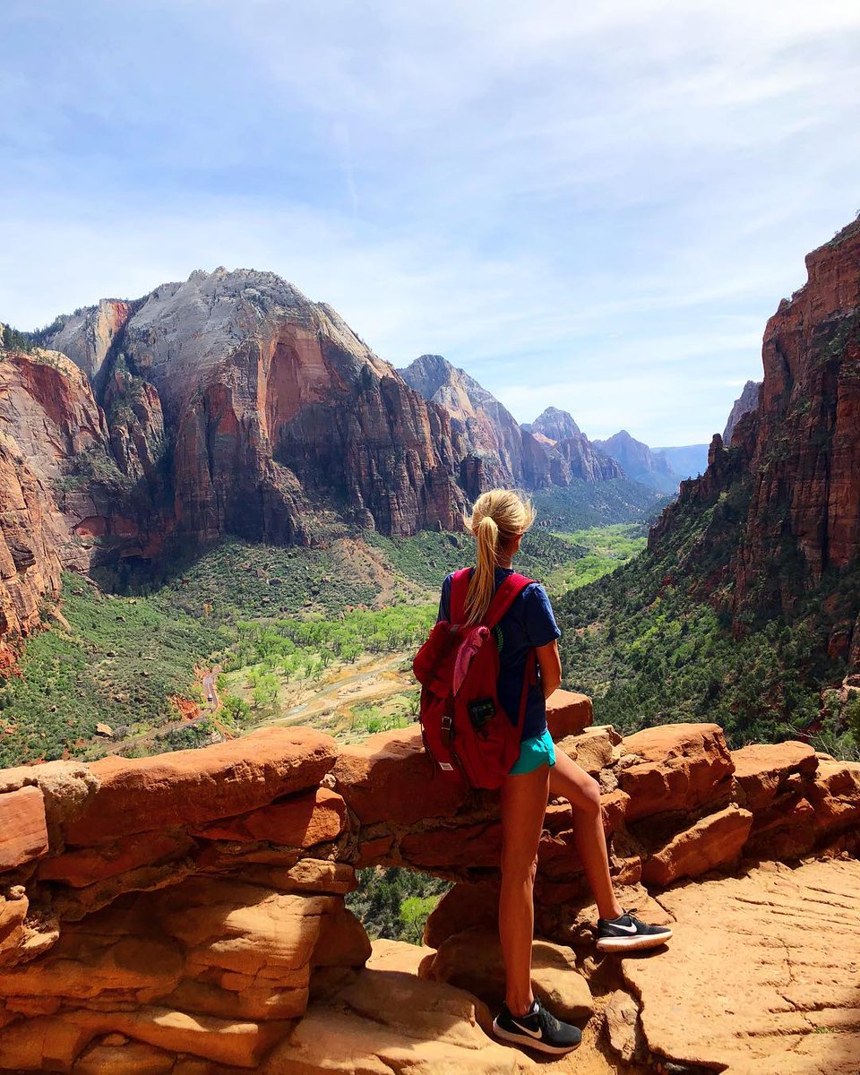 holidaybirdscom's tweet photo. The Place I miss after leaving the #Utah is.... 

Zion National Park

#WeekendWanderlust #ttot https://t.co/JL9FieOZb4