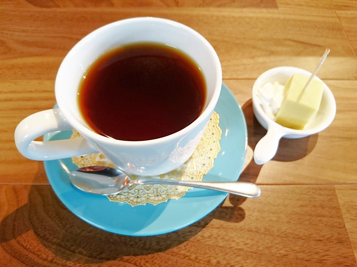 noguchi_nobu's tweet photo. #南流山 の #ONTHECOFFEE 、久しぶりにランチ営業でさっそく行ってみた。#まぜそば の色合いが芸術的で崩しにくい!プレーン→酢→山椒スパイスと味が変わって何度も楽しめました♪ まぜそばメインだけどここはカフェ。店頭には私のイラストも! https://t.co/ZsqbXzsN8l