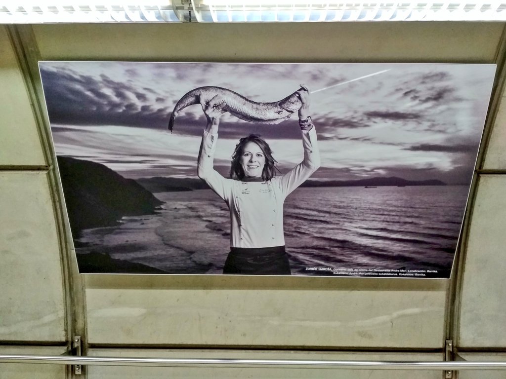 SaraPoloYrazu's tweet photo. Exposiciones necesarias: #WomenBi en metro Abando, visibiliza y pone en valor el talento y contribución social de las mujeres.
No os lo perdáis. Excelente el objetivo, excelentes fotografías.
Algunas protagonistas 👀👇 https://t.co/NDDDIaKWBH