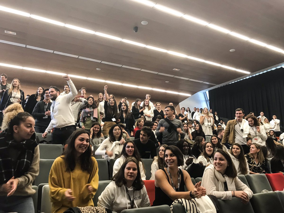 KedgeBS's tweet photo. Lancement du Kick Start Week-End ! Deux jours pour apprendre à pitcher son projet et le défendre devant un jury ! Bordelais, Marseillais et Toulonnais sont réunis sur notre campus de Bordeaux. #KSWE2018 https://t.co/AWtBooMMfp