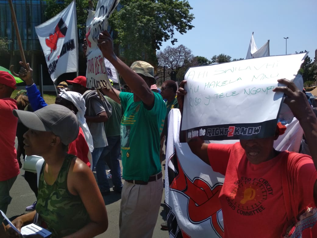 r2kcampaign's tweet photo. Today we are marching to @HermanMashaba's office to demand a scrapping of protest fees! #OngaziMakazi #ScrapTheProtestFees #RightToProtest https://t.co/M4XAFyqhD3