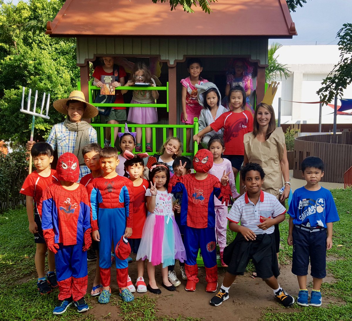 KellysPYPClass's tweet photo. Great way to end #isppbookweek with character dress up and parade. Great opportunity for students to brainstorm up all sorts of really fantastic character ideas form many different books @ISPPCambodia #ISPPReads #ISPPWriteOn2018 https://t.co/V6tMcOoV4J