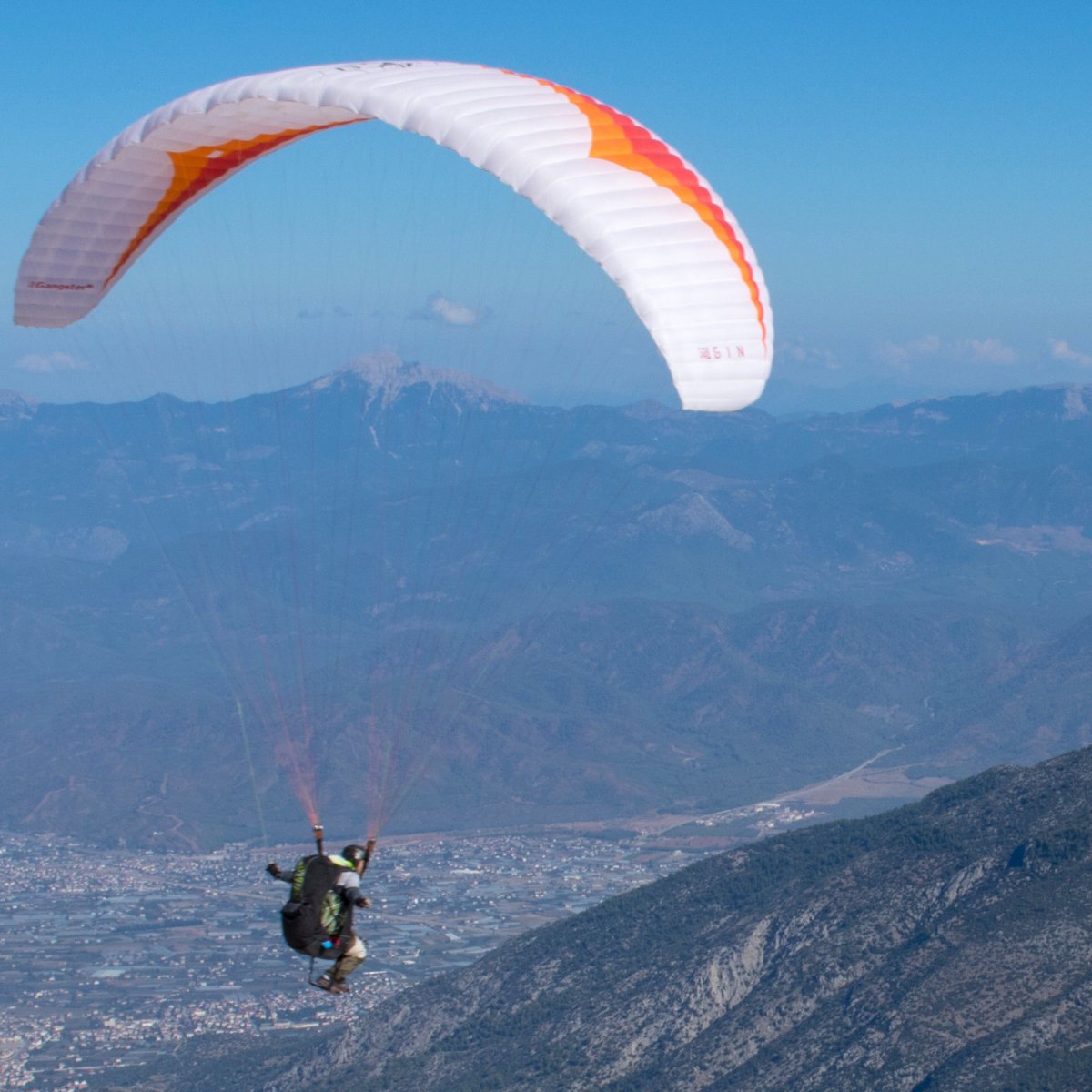 mntnpunk's tweet photo. Takeoff #paraglider #paragliderpilot #paragliding #paraglidinglife #paraglidinglove #canonphotography #canon80d #parapente #paragliders #actionsports #extremesports #flying #freeflight. https://t.co/nxrrKiOAXi