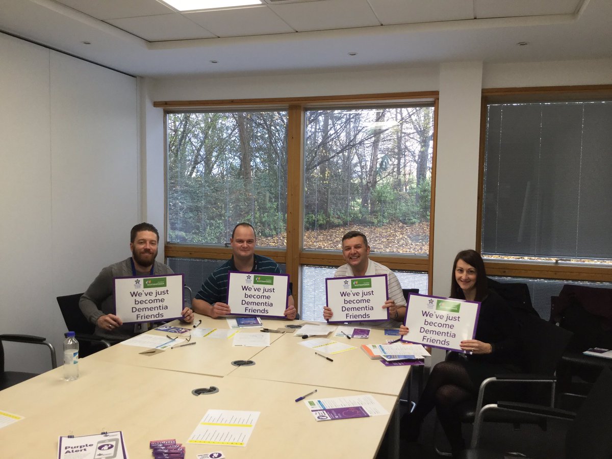 amcwhinnie2's tweet photo. Staff from HSBC WestPoint Edinburgh became Dementia Friends this week, #thankyou #wearyourbadgewithpride #dementiafriendlybanking @alzscot @HSBC @HSBC_UK https://t.co/rkX6OynYvZ