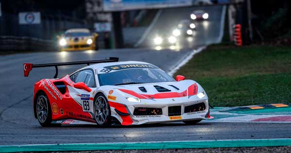 Ferrari Challenge'ta Türk Bayrağı Dalgalandı! otomobilzevki.com/ferrari-challe…
#FerrariChallenge