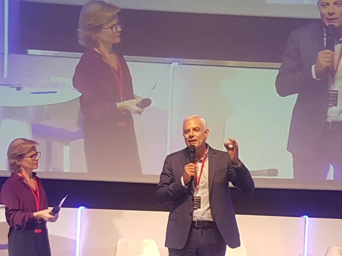 svasselon's tweet photo. Pour @DiCrescenzo_A au #Futurapolis seul 17% des PME ont démarré leur digitalisation. Alors que 80% de celle qui l'on fait on progressées. https://t.co/jtVEu4hWPR