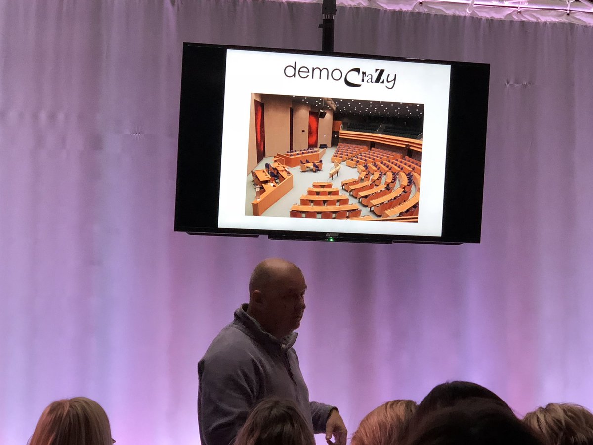 Start van de Dag vd Lokale democratie in Amersfoort met een interessante workshop Democrazy over de democratie van de nabije toekomst in een wereld vol argwanende structuurzoekers.