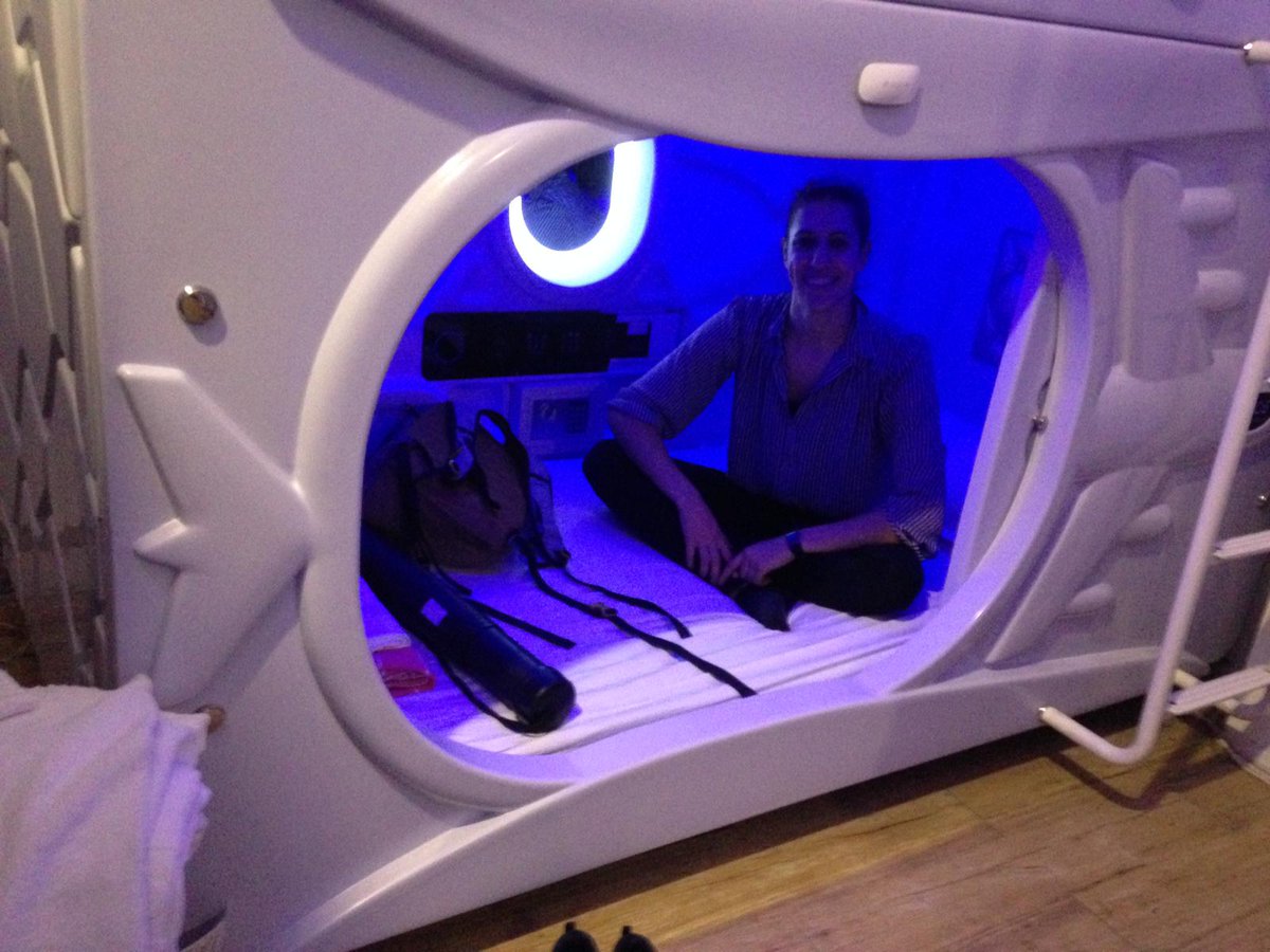 JGaladePablo's tweet photo. Promised I would share: capsule hotel in #Taipei! To recover from a conference there is nothing like a space box! #MicroTAS2018 #Sleepbox https://t.co/IgivUpIysw