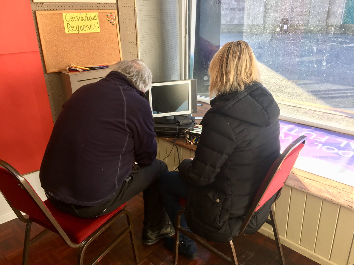 SevernWyeDave's tweet photo. Great day in Llandovery, still time to visit today! Passionate people came to tell us what they love about Llandovery + how they want to make it an even better place in the future. @SevernWyeAdrian @andrewgbrown1 @LoteriFawrCymru @DavidHLlewellyn @BigLotteryWales @johnbiglottery https://t.co/kRV9zxWjph