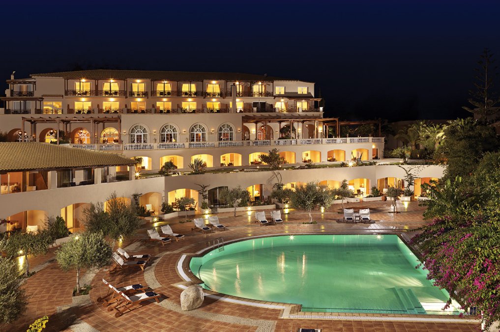 gtpgr's tweet photo. . @CapsisEliteRsrt Wins Best #Spa Resort in Europe #Award at 2018 Prix Villégiature #OutoftheBlueCapsis #awards #hotels #Crete #ttot https://t.co/XKAMGj3Zbr