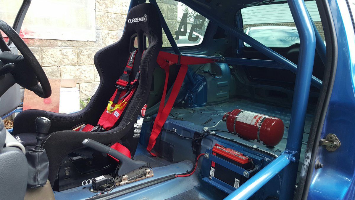 CorbeauSeatsUK's tweet photo. Great to see our customers new car prepped and ready for 2019. We helped replace their seat and harness after an accident at the start of the season. #SafetyFirst #SafetyThroughInnovation https://t.co/PIbDmBXee8